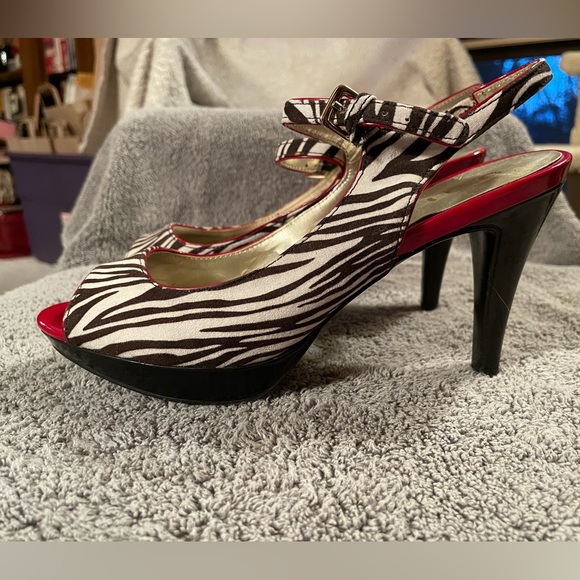 Heels - Picture 3 of 14